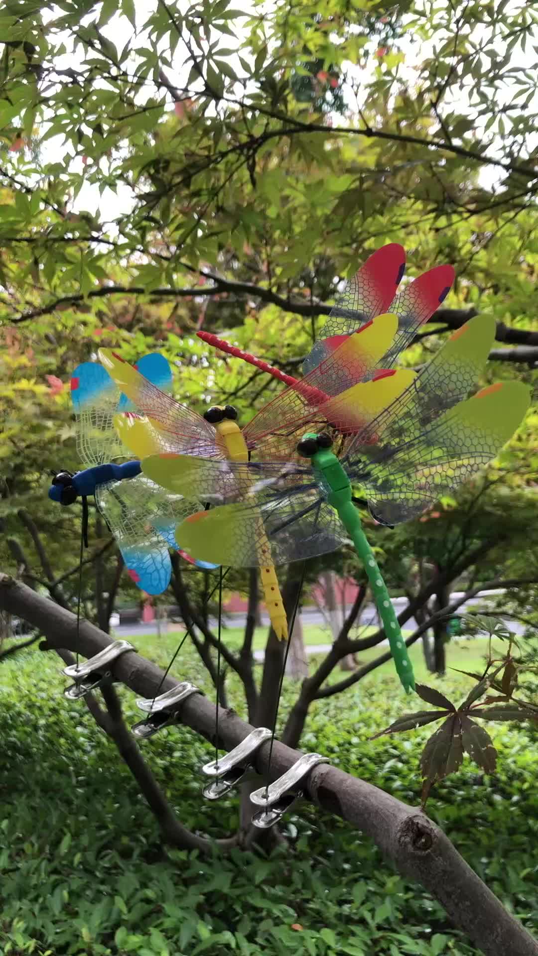4/8/12pcs 3D Realistic Artificial Dragonfly Bug Repellent Clips - Vibrant Colors, Durable Plastic, No Batteries Needed, Multi-Use for Hats, Garden Stakes & Patio Decor, 4 Colors (Green/Blue/Red/Yellow)Metal Clip Mosquito Repellent Hat Clip