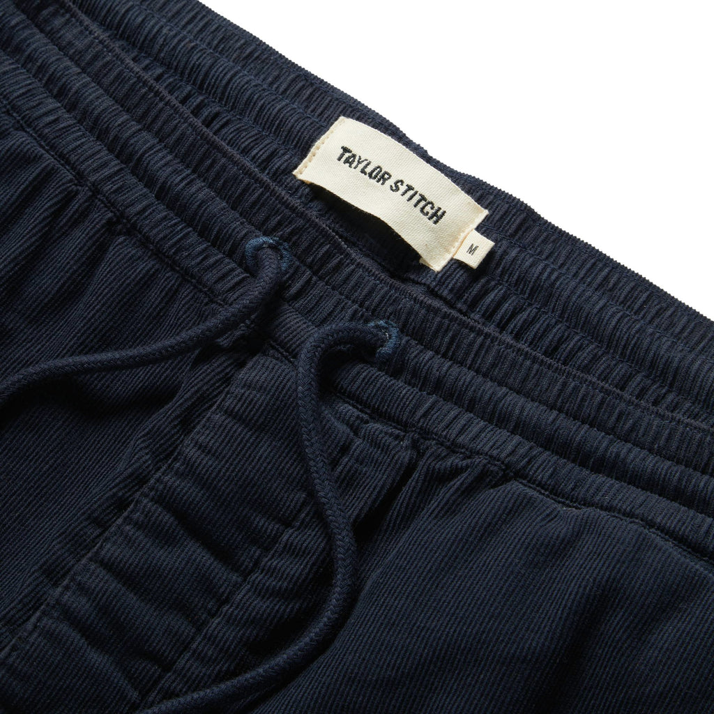 The Apres Short in Dark Navy Pinwale