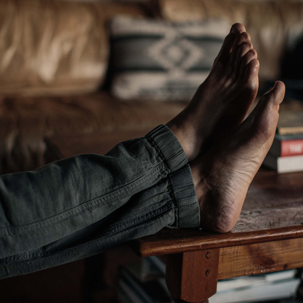 The Apres Pant in Charcoal Double Cloth ('21)